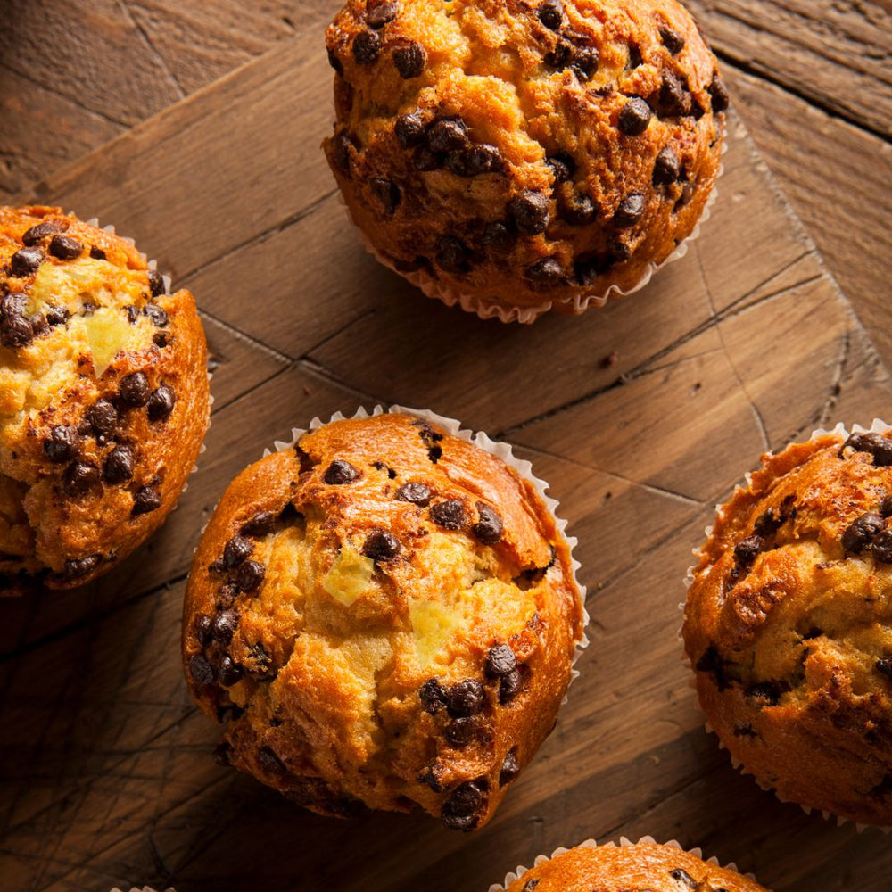 Muffins protéinés à l'orange et pépites de chocolat noir